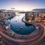 Modern 3 Bedroom In Central Apartment Sliema