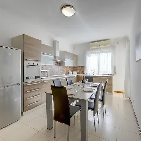 Modern 3 Bedroom In Central Lejlighed Sliema