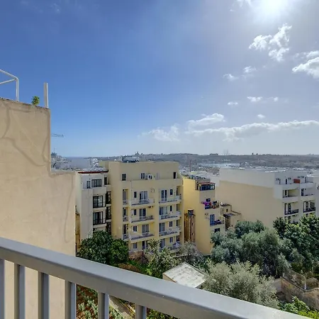 Modern 3 Bedroom In Central Apartment Sliema