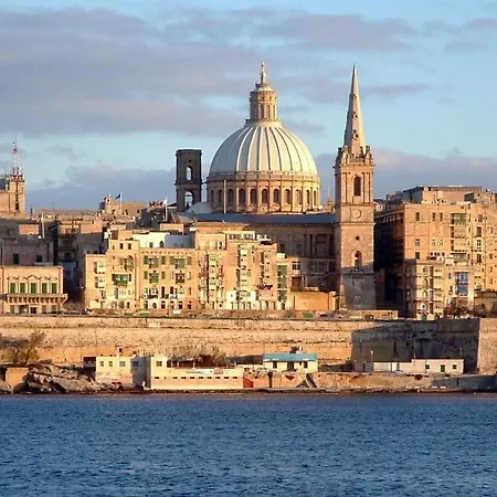 Apartment Modern 3 Bedroom In Central Sliema