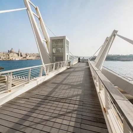 Modern 3 Bedroom In Central Apartment Sliema