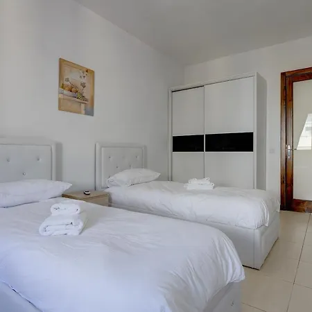 Modern 3 Bedroom In Central * Σλιέμα